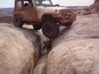 2010-BEN'S JEEP MOAB Gold Spike Crack-sm.jpg