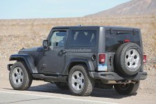 new-2018-jeep-wrangler-spied-testing-in-the-desert-will-grow-in-length_18.jpg