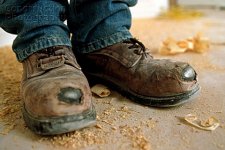 A008-00292_Detail_of_worn_out_safety_shoes.jpg