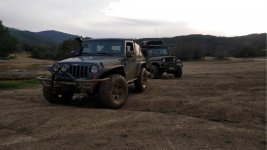 JeepWallpaper-FrankRaines-withNathanJakeAndAnnie.jpg