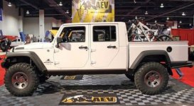 Jeep-Scrambler-2018-side.jpg