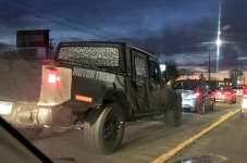 Jeep-Wrangler-pickup-truck-prototype-03-1.jpg