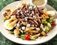 pittsburgh-steak-salad.jpg