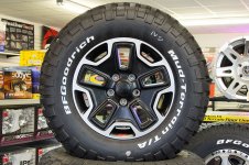 10-anniversary-jeep-rubicon-wheels.jpg