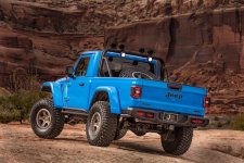 jeep-j6-concept-rocks.jpg