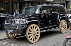 hummer h3 wooden wagon wheel med.jpg