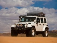 2009-Jeep-Wrangler-Overland-Front-Side-View-588x441.jpg